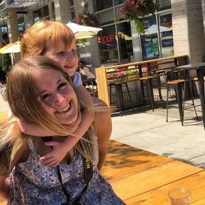 Meet your Posher, Danielle